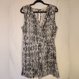 XL Emma & Michelle black and white romper